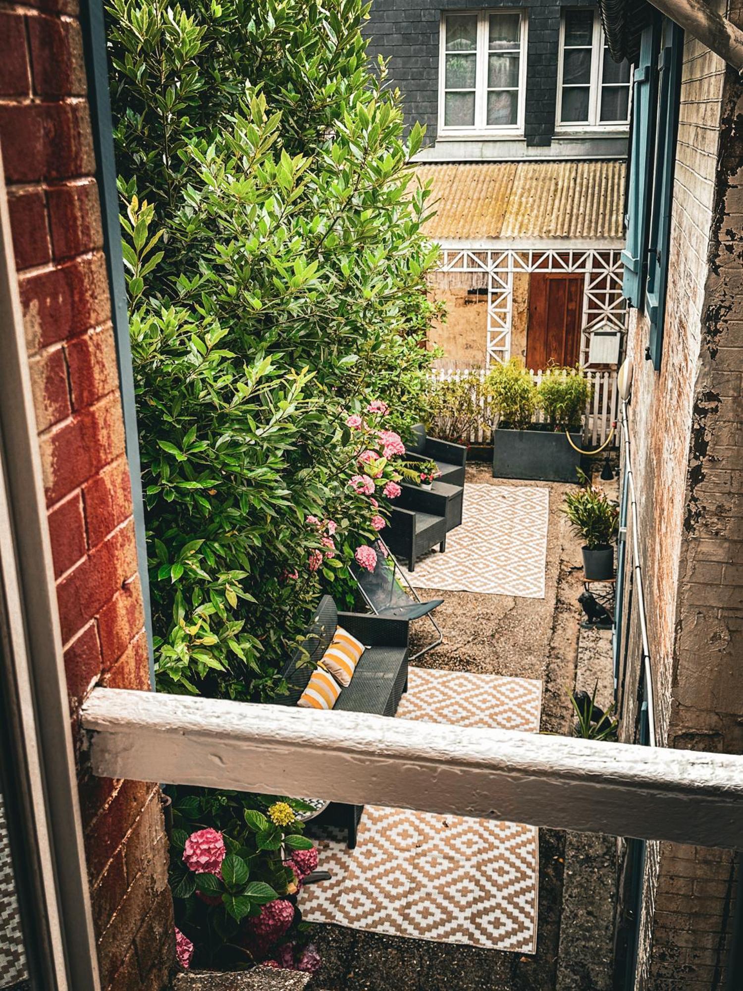 Le 105, Honfleur Bed and Breakfast Exteriör bild
