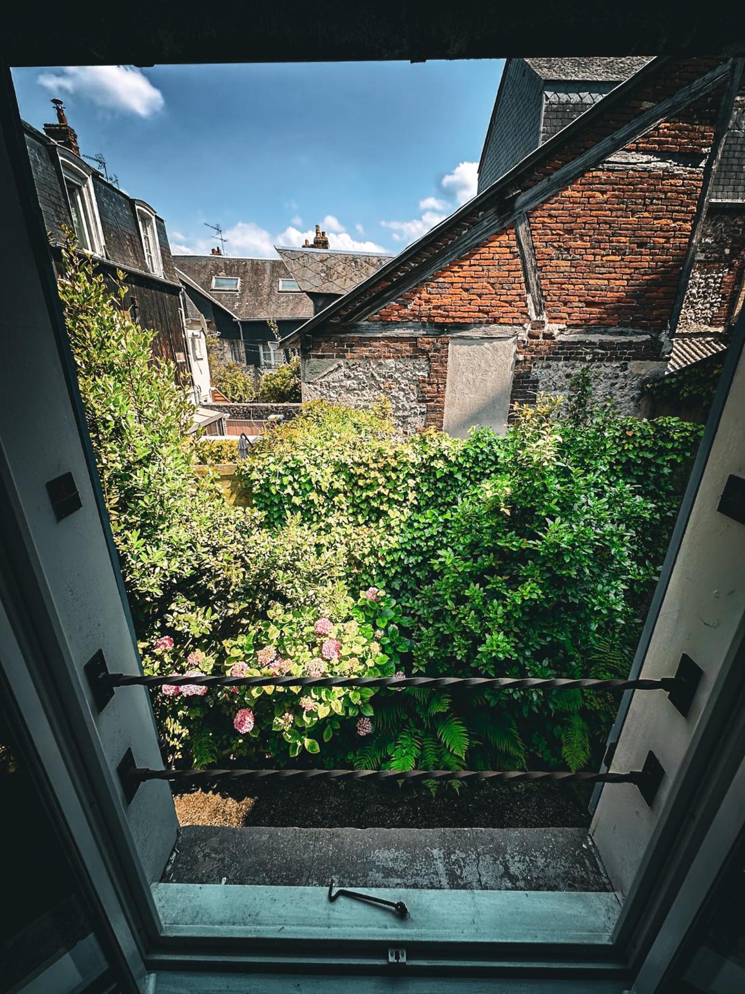 Le 105, Honfleur Bed and Breakfast Exteriör bild